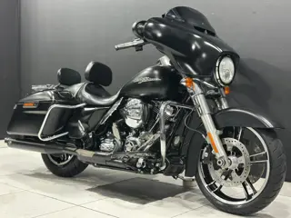 Harley-Davidson STREET GLIDE