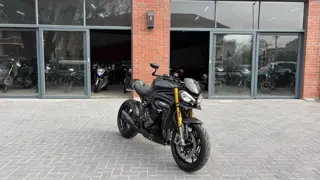 Triumph Speed Triple R Speed Triple 1200 Rs