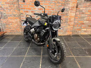 Husqvarna 401 SVARTPILEN