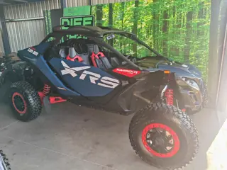 Can-Am Maverick R x s AUTOMATIC