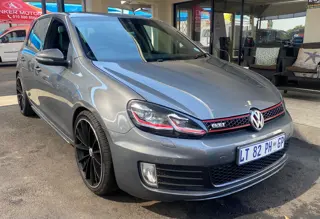 Volkswagen Golf GTI Auto