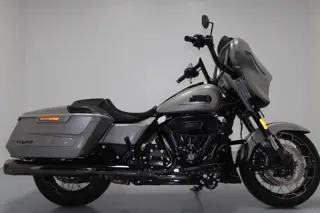 Harley-Davidson CVO Street Glide (121)