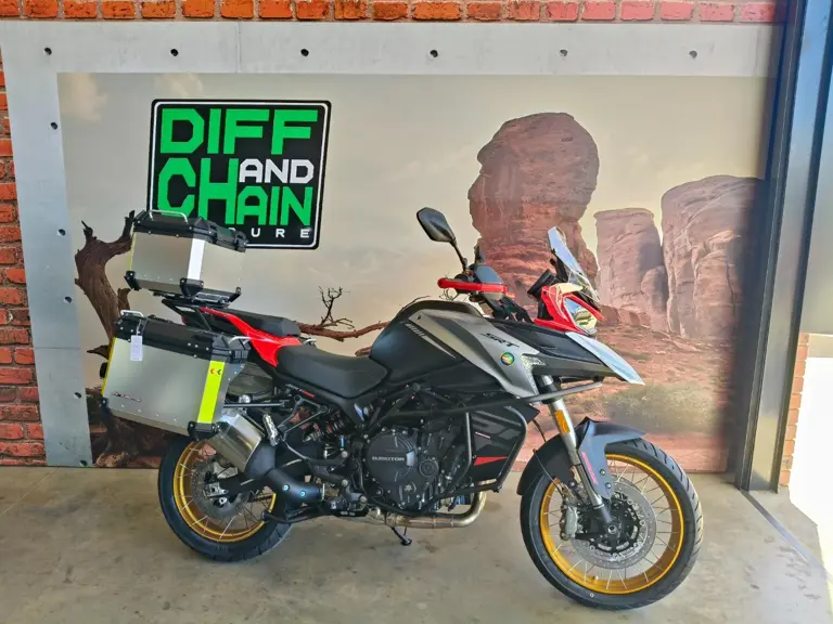 QJ Motor Srx 900 sx adventure Manual 2026