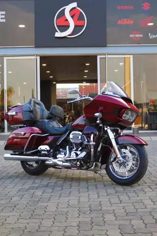 Harley-Davidson CVO ROAD GLIDE ULTRA