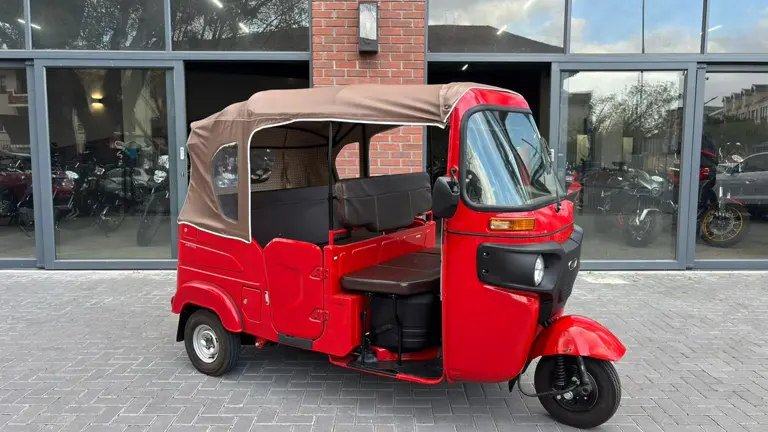 Bajaj RE 4S COMPACT RE 4S COMPACT 2026