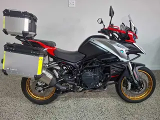 QJ Motor SRT 900 SX 2026
