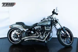 Harley-Davidson Softail Breakout Hard Candy