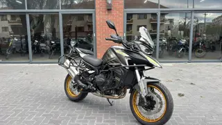 QJ Motor SRT 900 SX