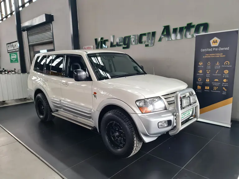 Mitsubishi Pajero 3500 GLS 5-DOOR 2000