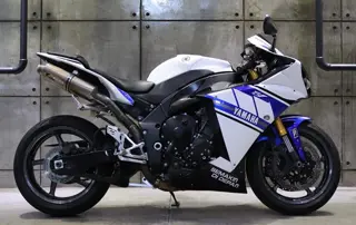 Yamaha R1