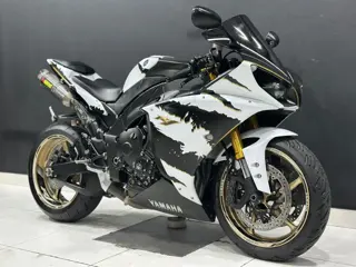 Yamaha YZF R1