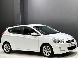 Hyundai Accent Sedan 1.6 Fluid Auto