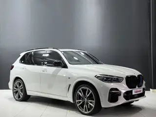 BMW X5 M50i