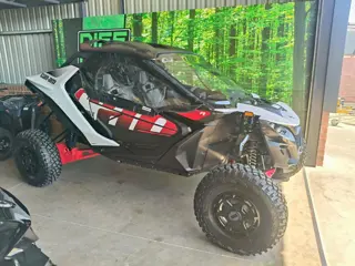 Can-Am Maverick R AUTOMATIC