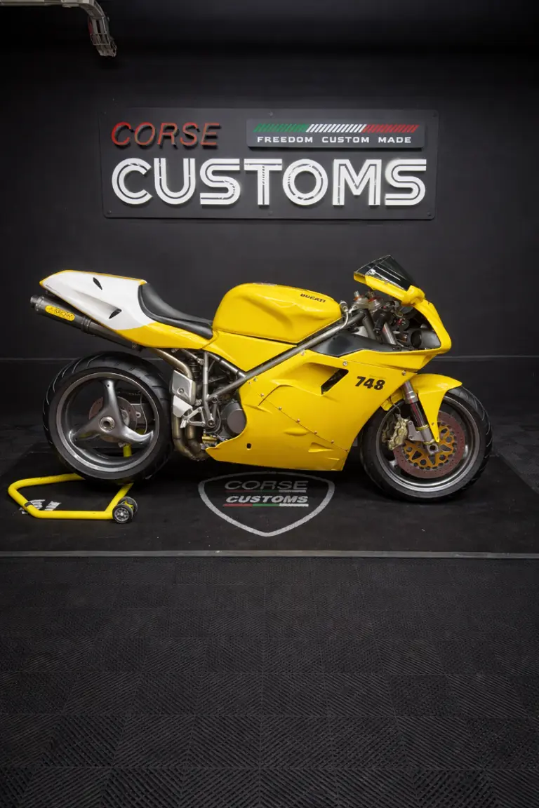 Ducati 748 2004