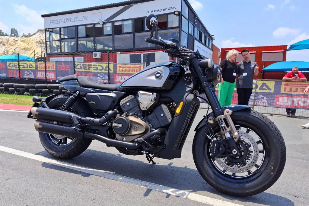 QJ Motor South Africa Launch - The SRV 600 V4 is 600cc V4 powered muscle bike for just R119,995.00