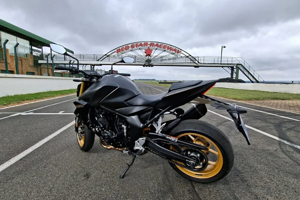Honda CB 1000 Hornet SP - At home on the track