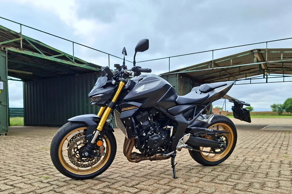 Honda CB 1000 Hornet SP - That black and gold is attractive