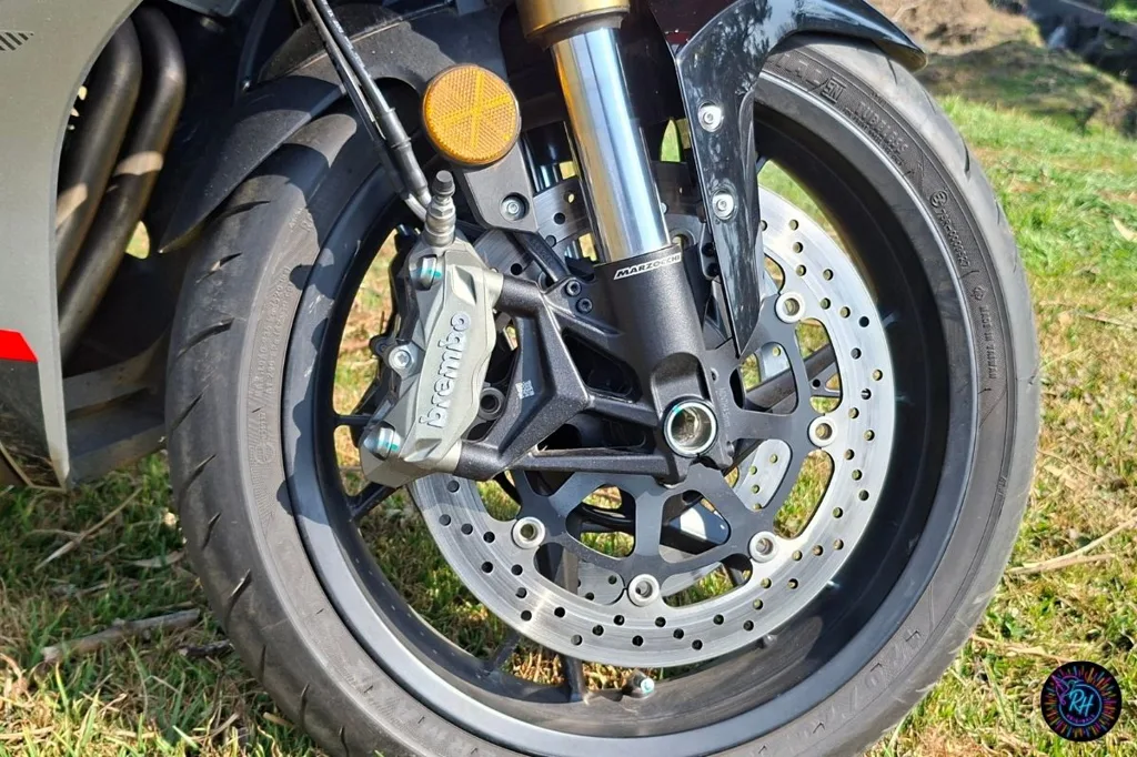 14. QJ Motor SRK 600 RC - ABS braking by Brembo