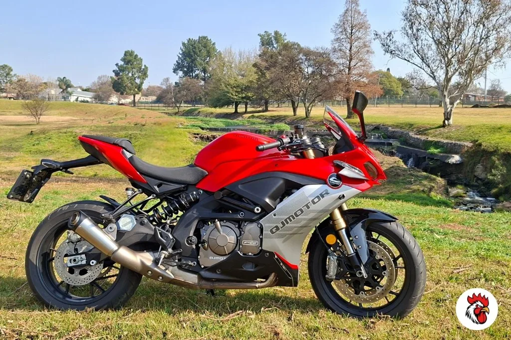 25. QJ Motor SRK 600 RC - Great ergonomics without compromising the styling