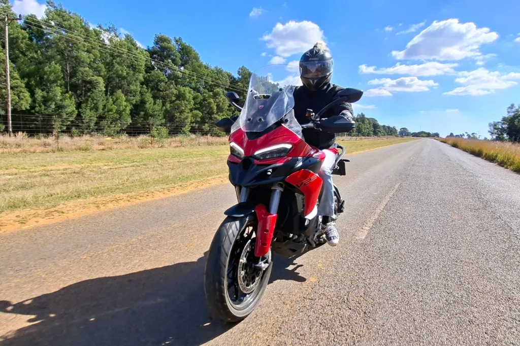 Multistrada V2S - Proper sporty lines and Italian flare