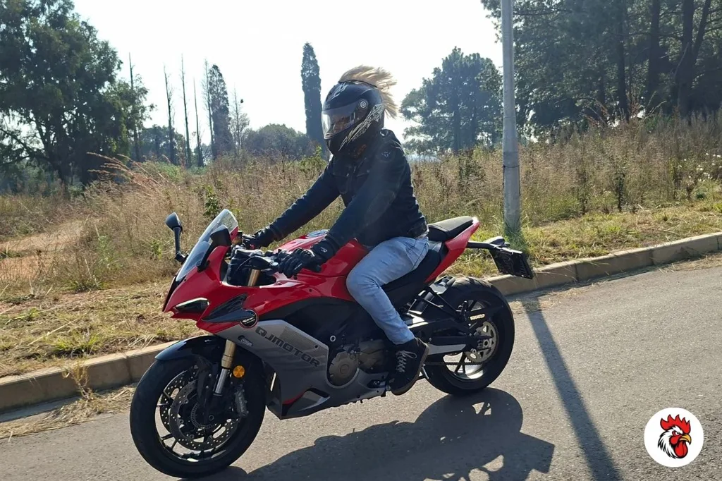 29. QJ Motor SRK 600 RC - No typical sportbike aches in my wrists, hands, or back