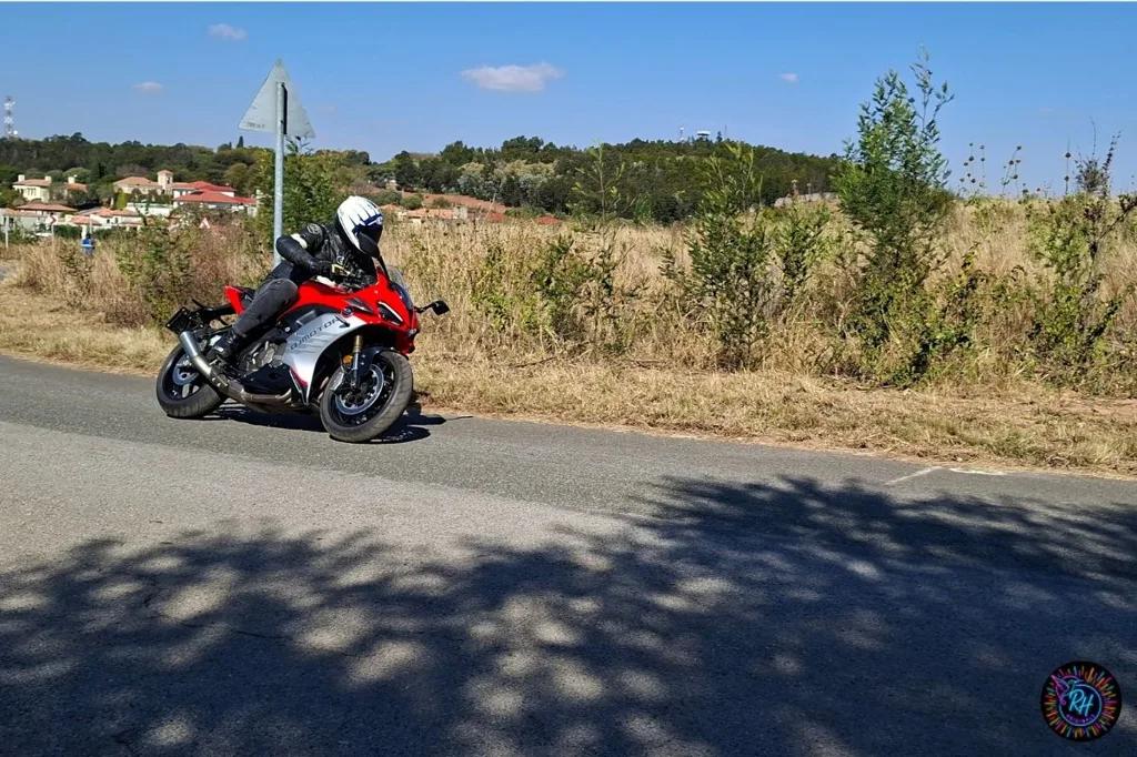 4. QJ Motor SRK 600 RC - I was initially sceptical of the Maxxis tyres, yet they performed admirably here