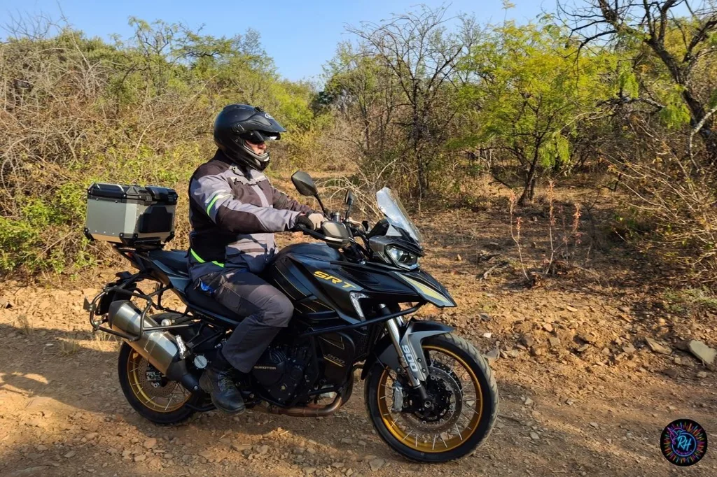 19. QJMotor SRT900SX Review - It is a beautifully sculpted machine
