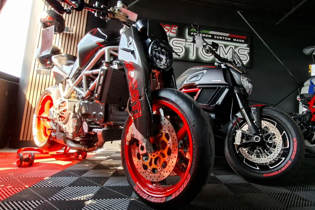 17. Corse Customs: Ducati S4R wearing a carbon kit 1 of 2 on the planet