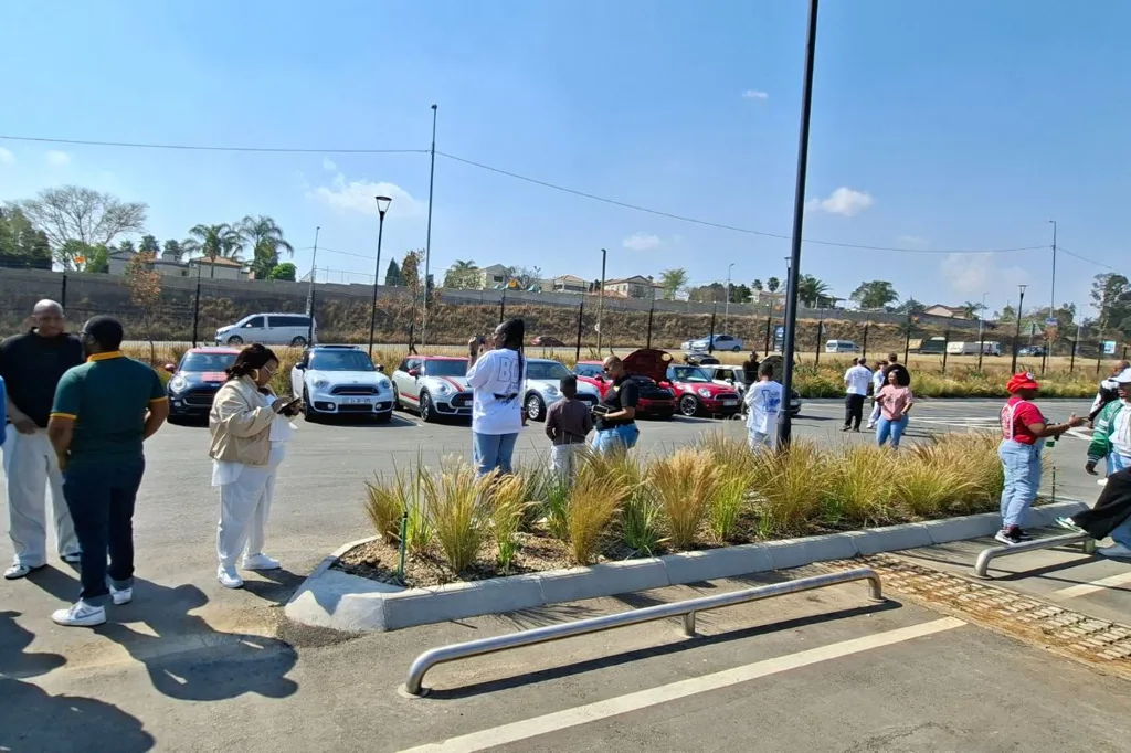 4. MiniFest South Africa - Club M is a very vibrant, happy group of Mini Owners