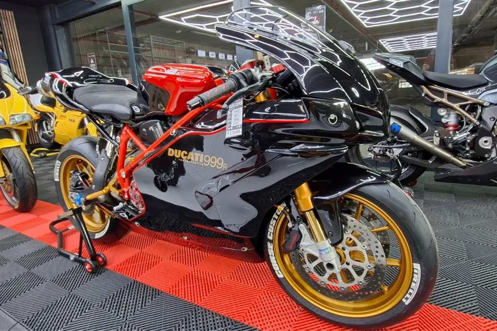7. Corse Customs: Ducati 999R