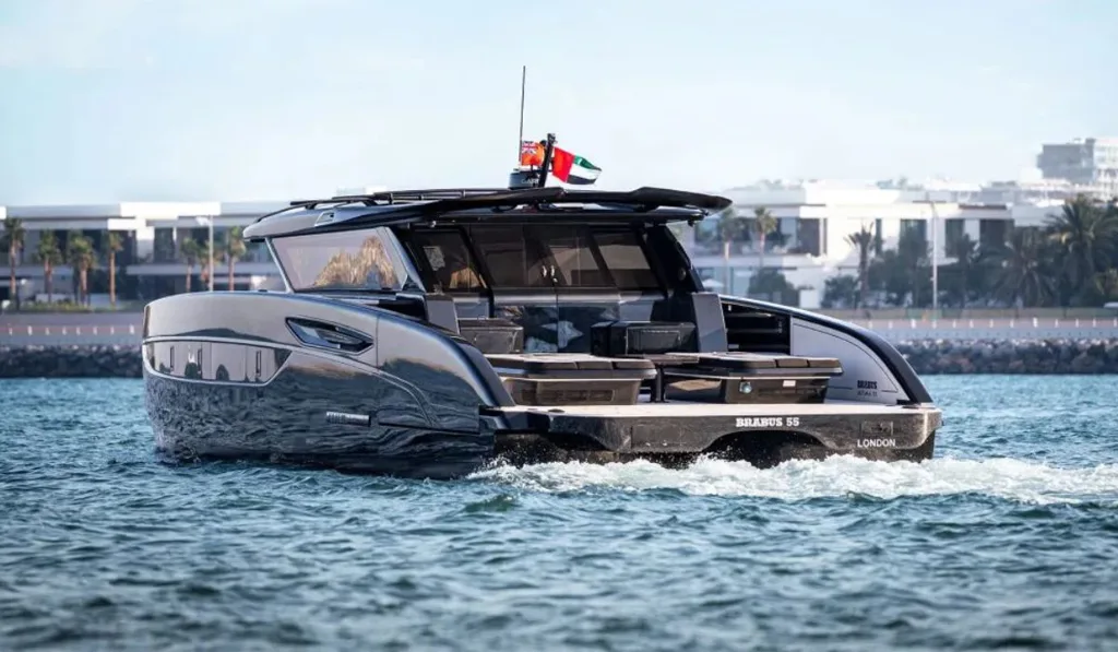 5. BRABUS ULTIMA 55_ 40 knots on a 17-metre catamaran