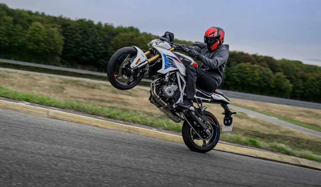 2. BMW F 450 R Coming to South Africa in 2027 - 48 hp Entry Level Naked Bike